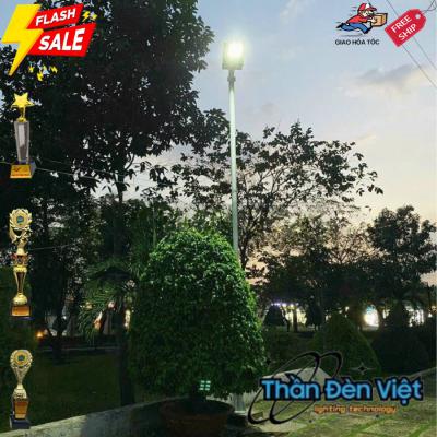 Đèn sân vườn năng lượng mặt trời 200W