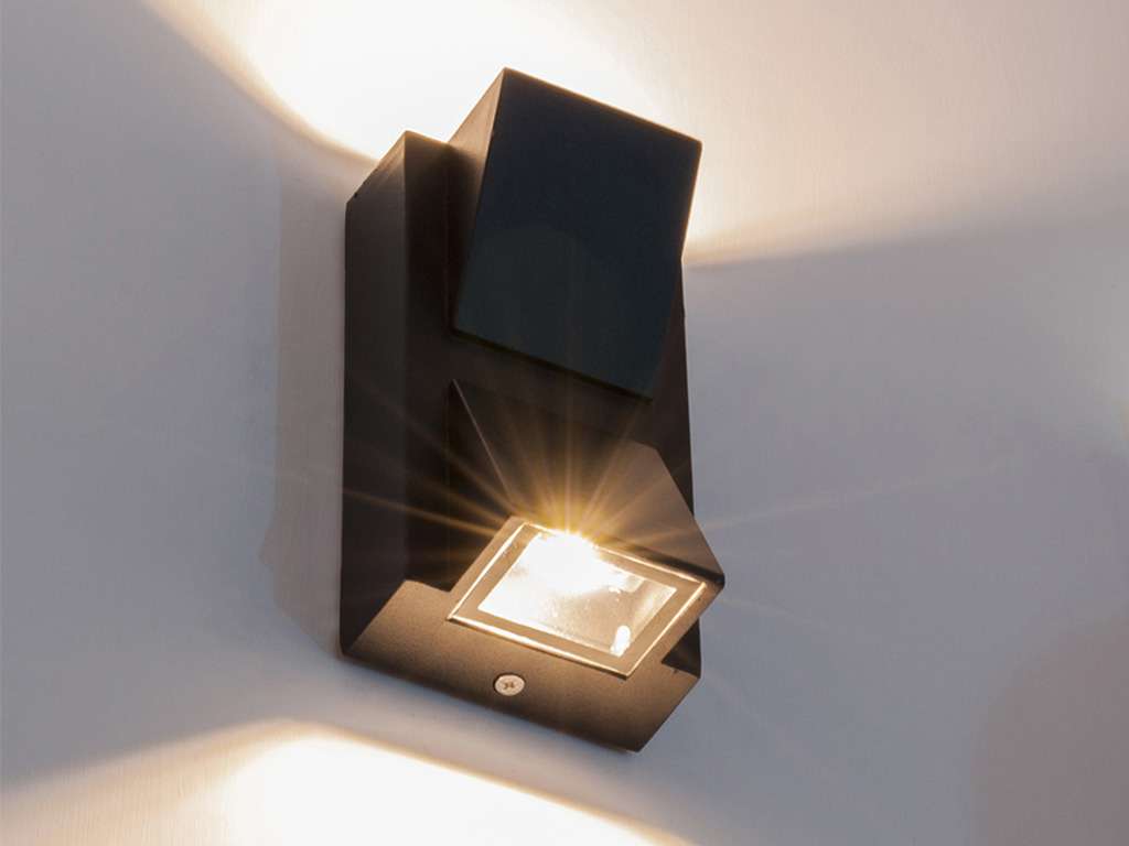 Đèn treo tường ngoài trời giá rẻ